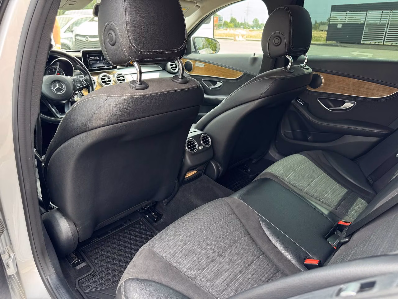 Mercedes-Benz C-Класс фото 20