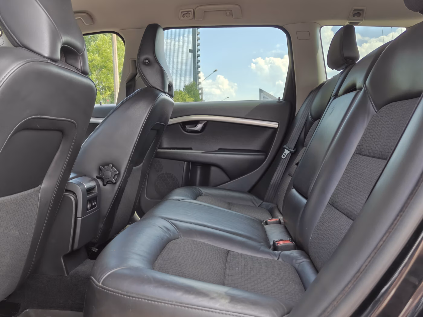Volvo V70 фото 11