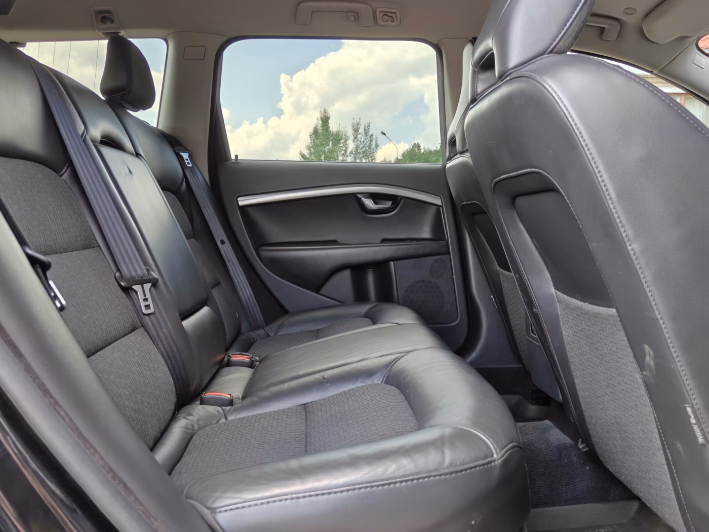 Volvo V70 фото 12