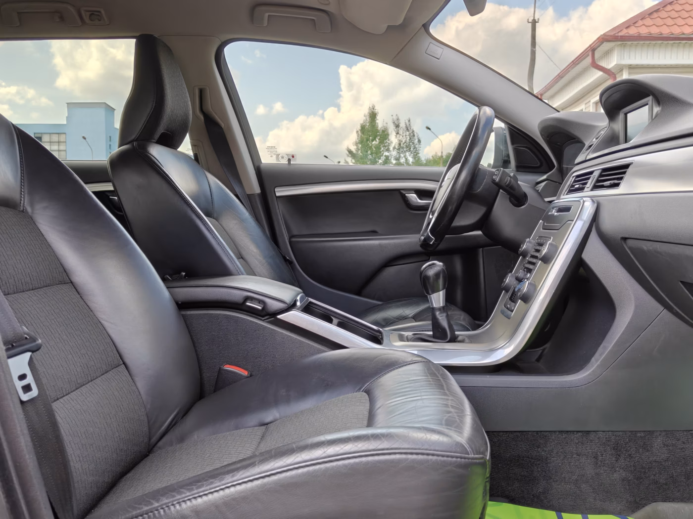 Volvo V70 фото 13