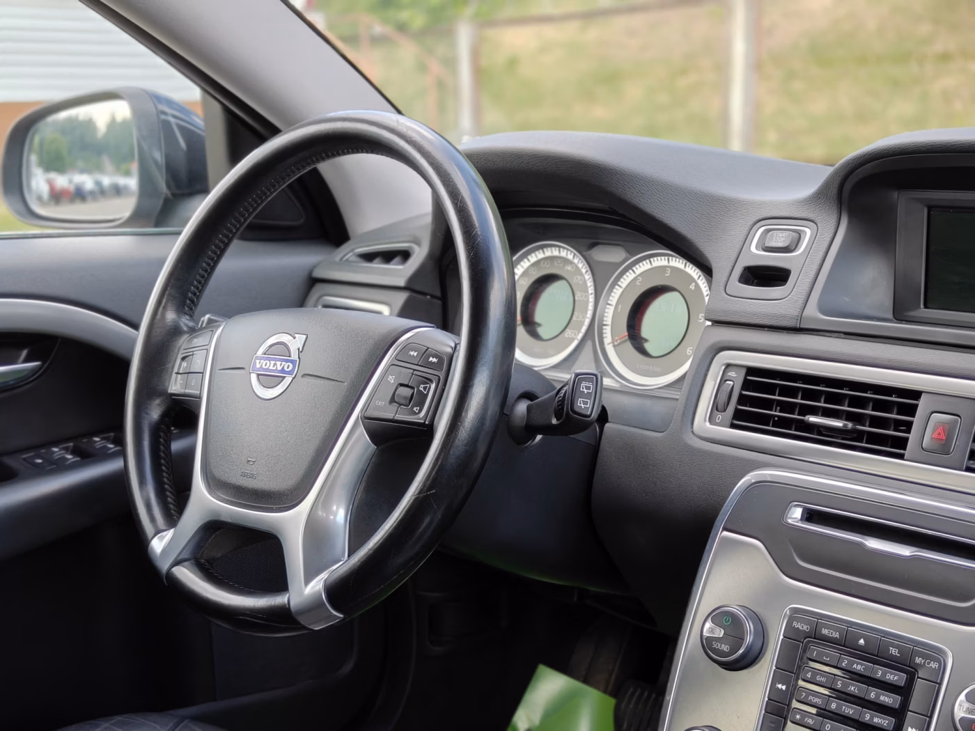 Volvo V70 фото 14