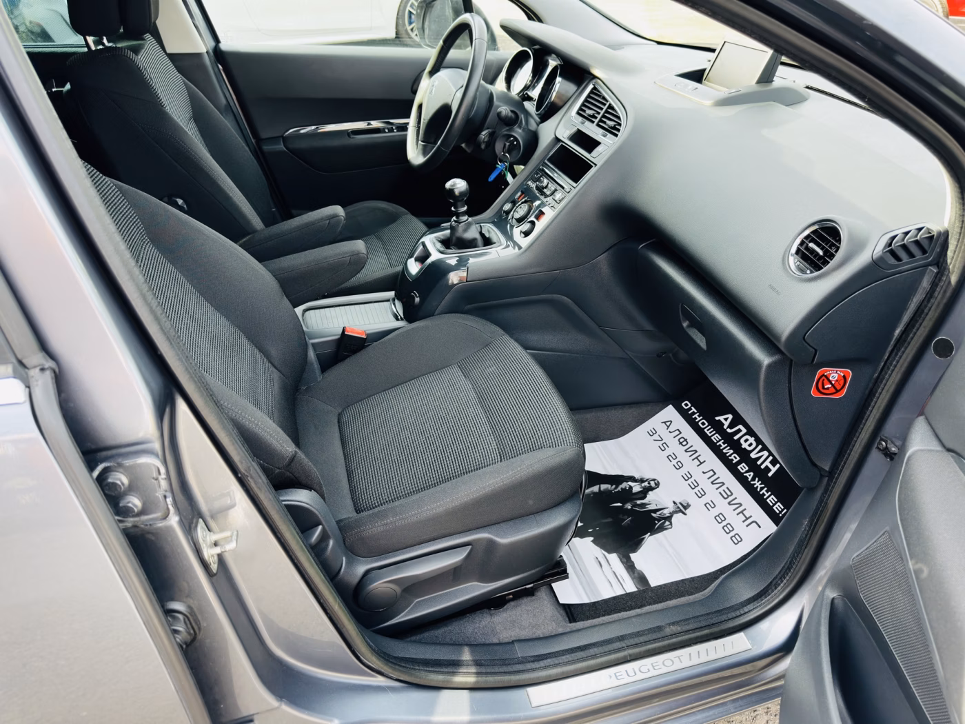 Peugeot 5008 фото 8