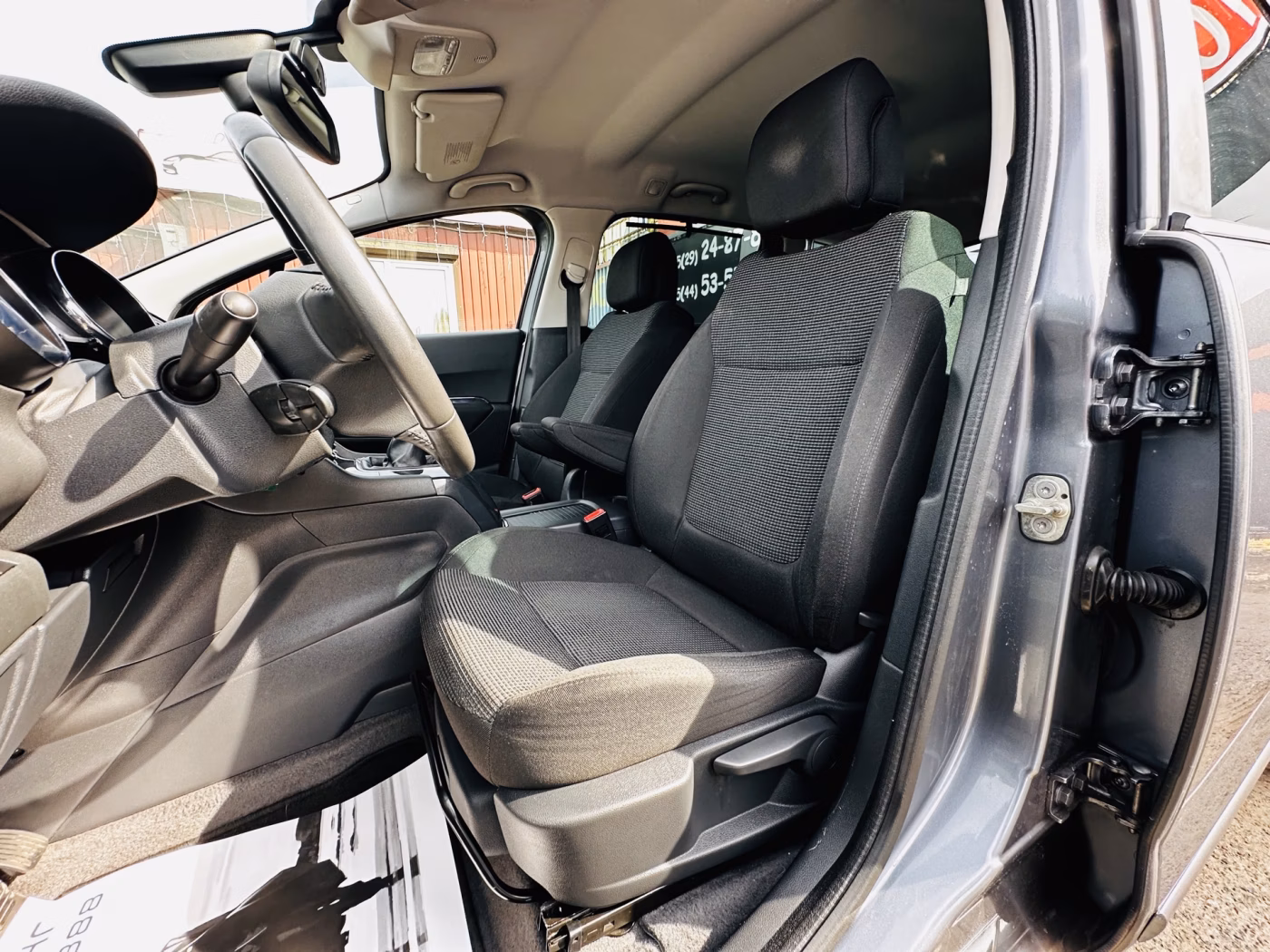 Peugeot 5008 фото 10