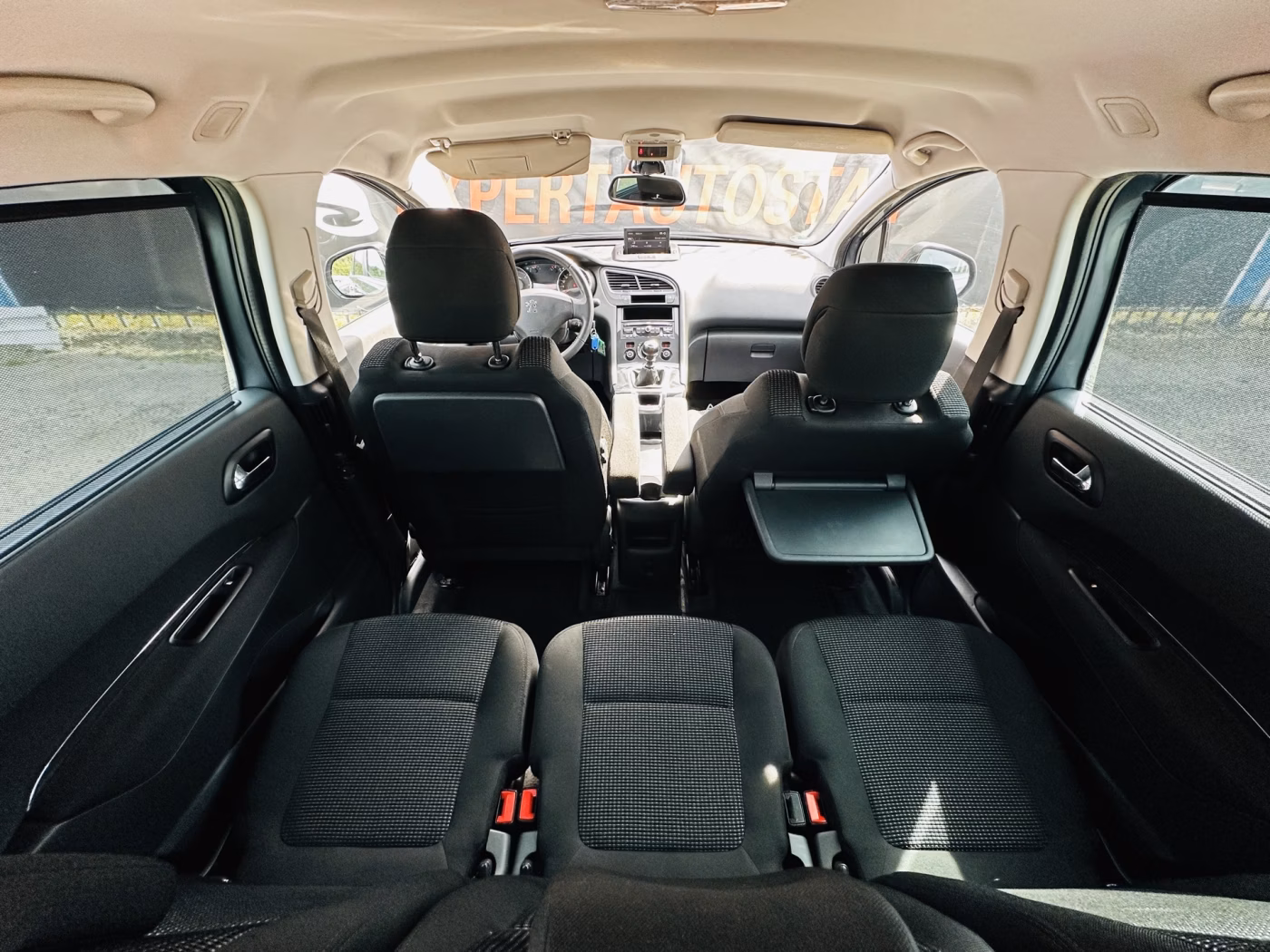 Peugeot 5008 фото 11