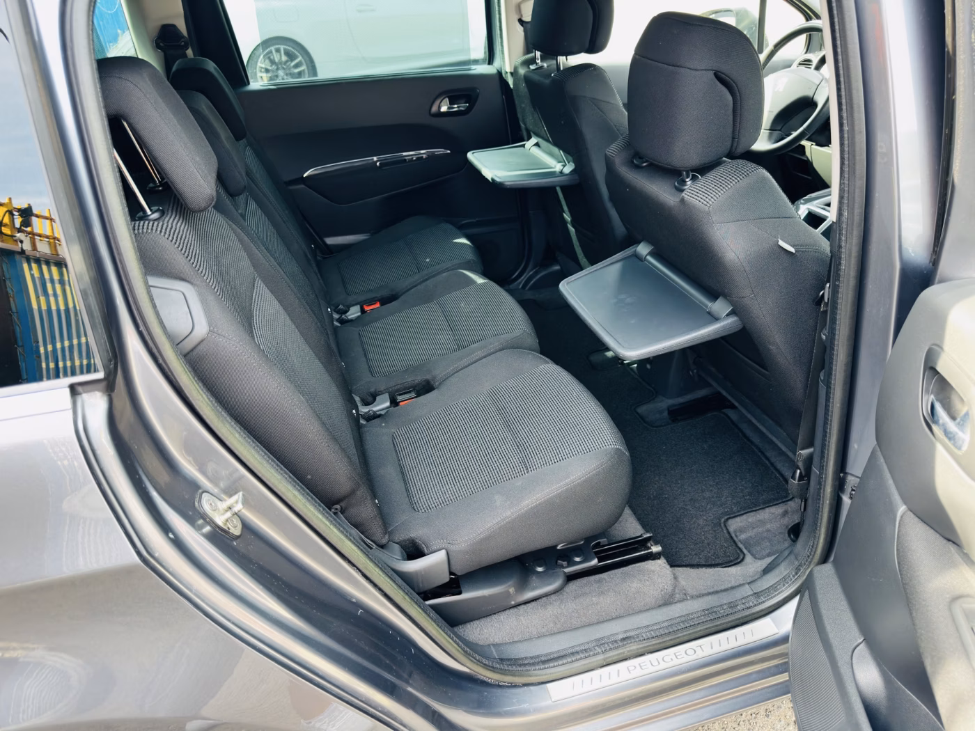 Peugeot 5008 фото 12
