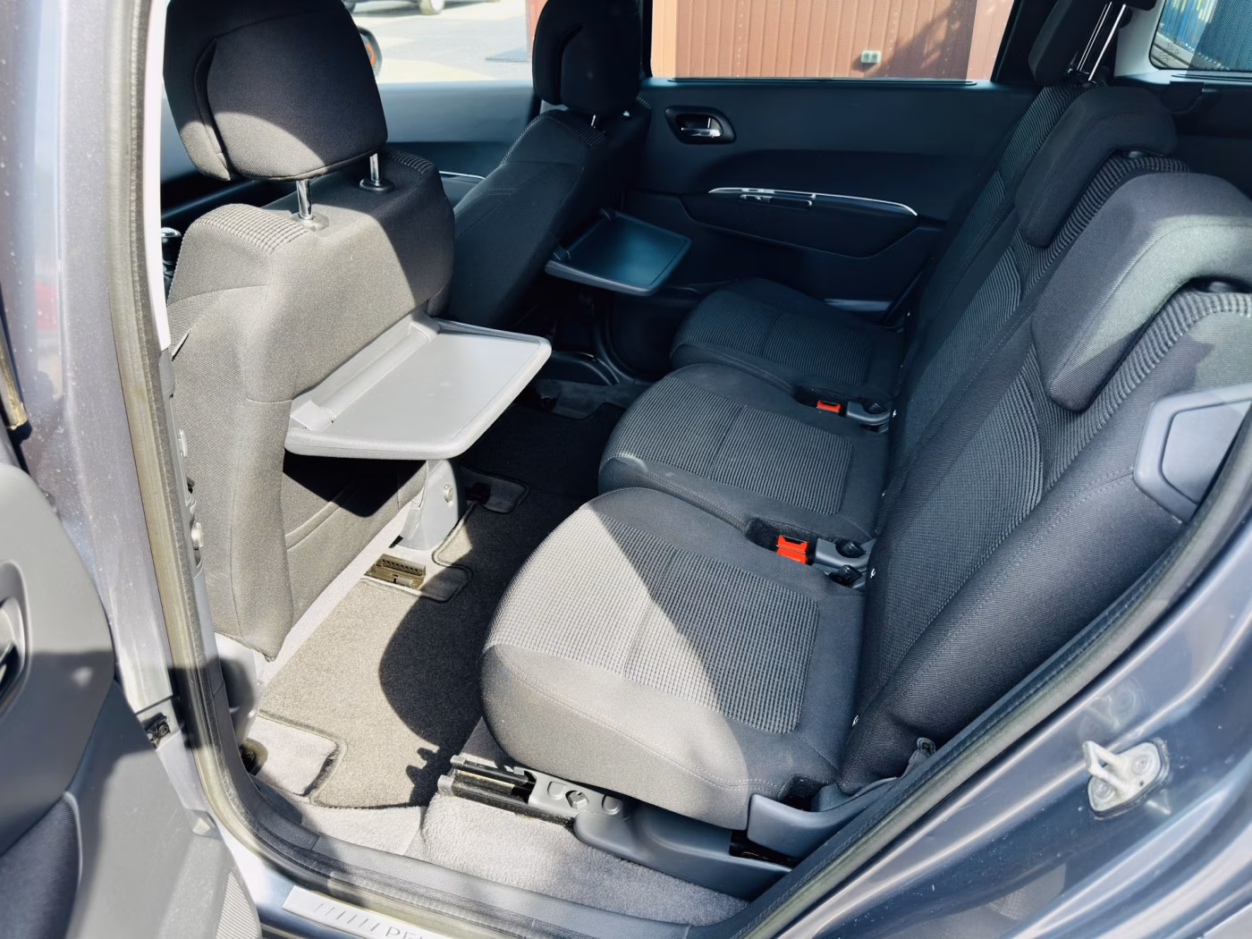 Peugeot 5008 фото 13
