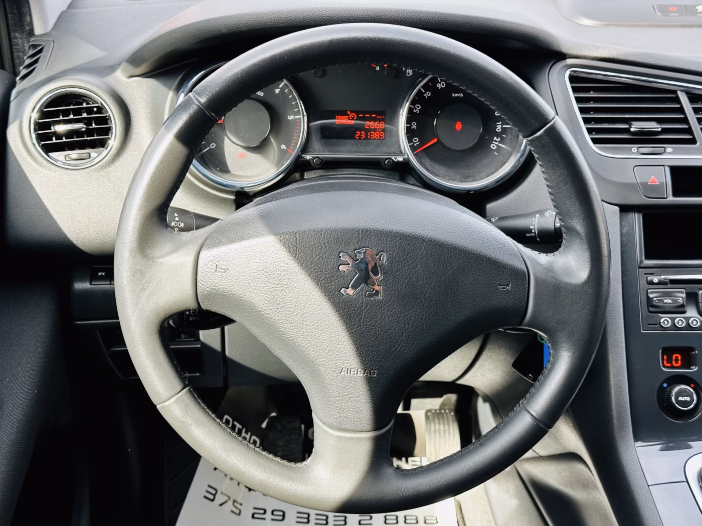 Peugeot 5008 фото 17