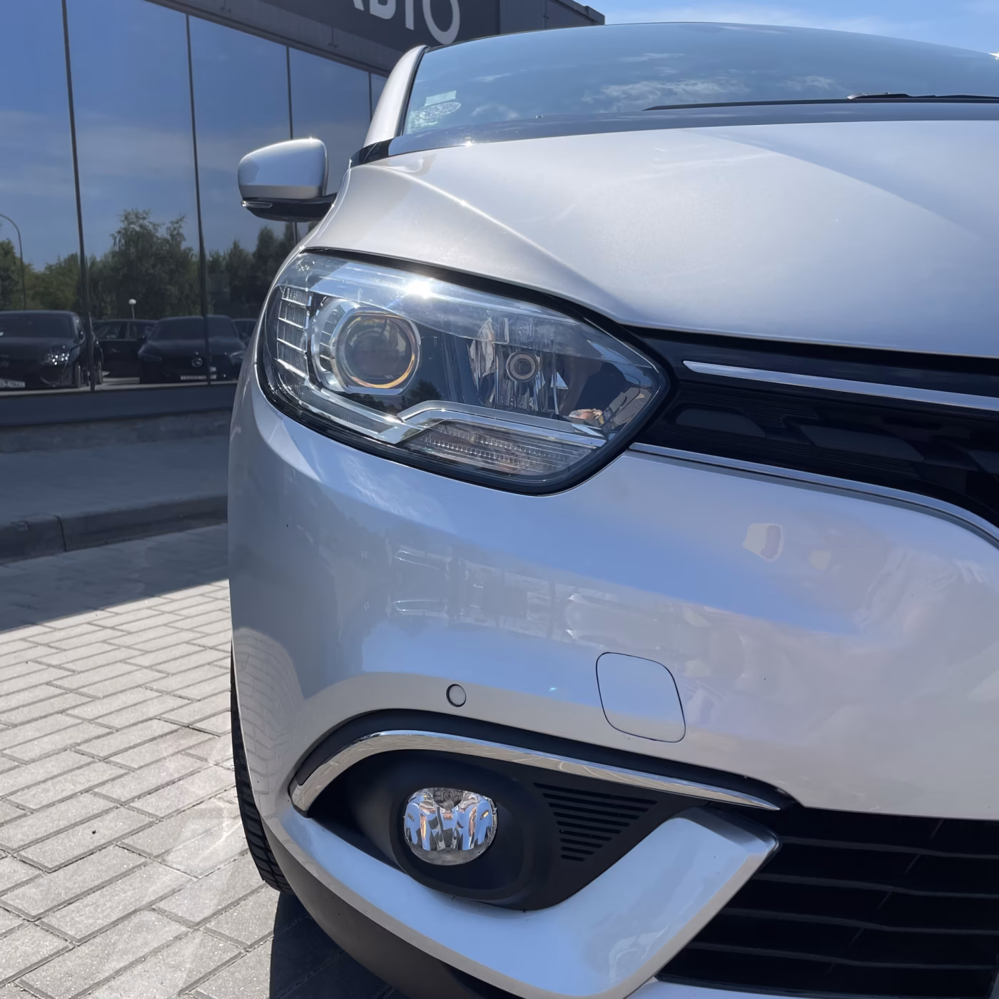 Renault Scenic фото 11