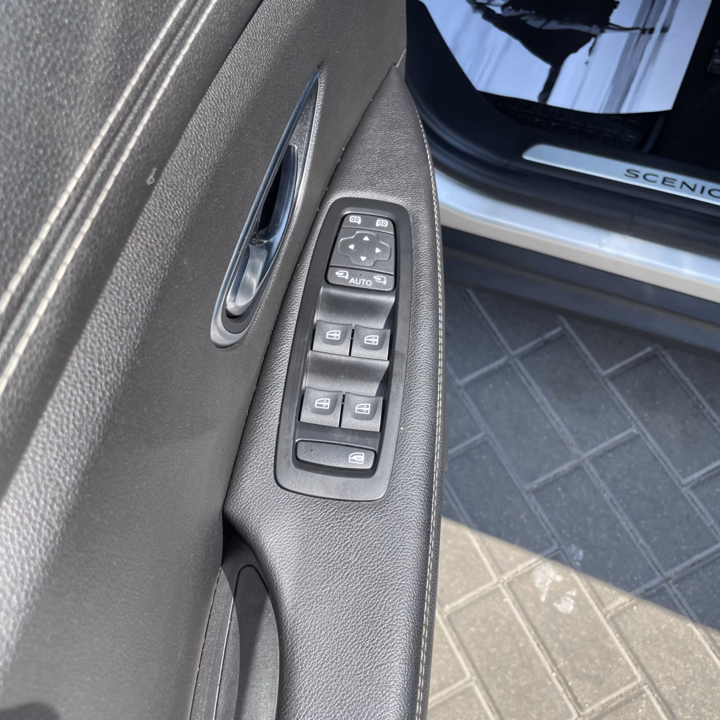 Renault Scenic фото 12