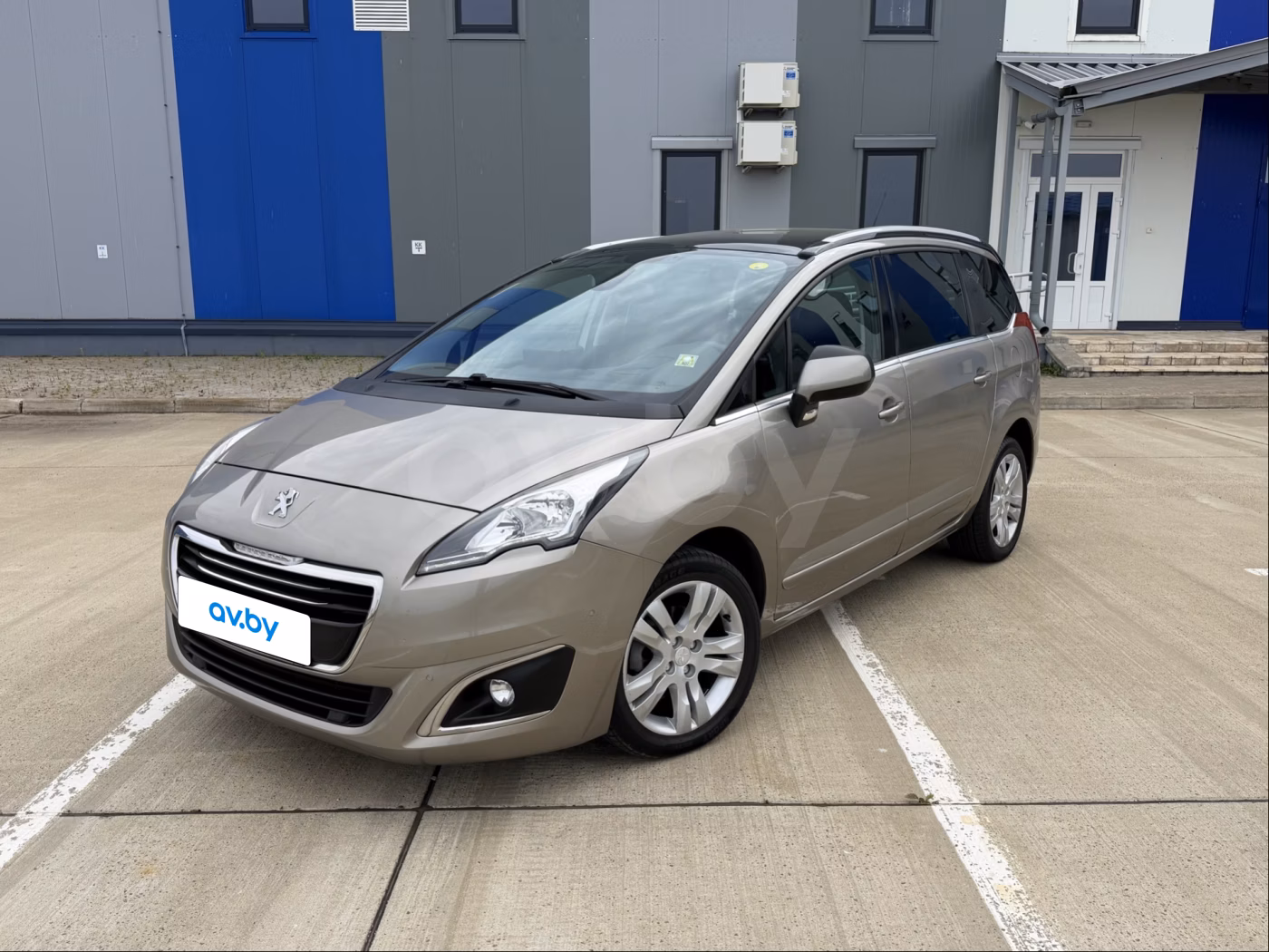 Peugeot 5008 фото 2