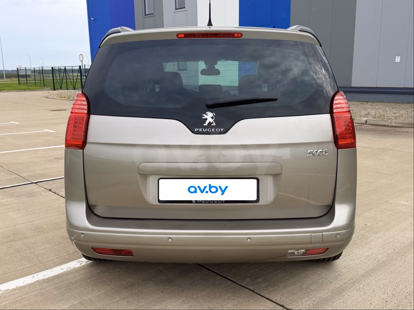 Peugeot 5008 фото 3