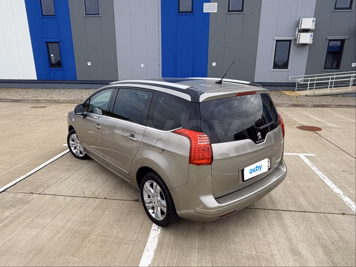 Peugeot 5008 фото 4