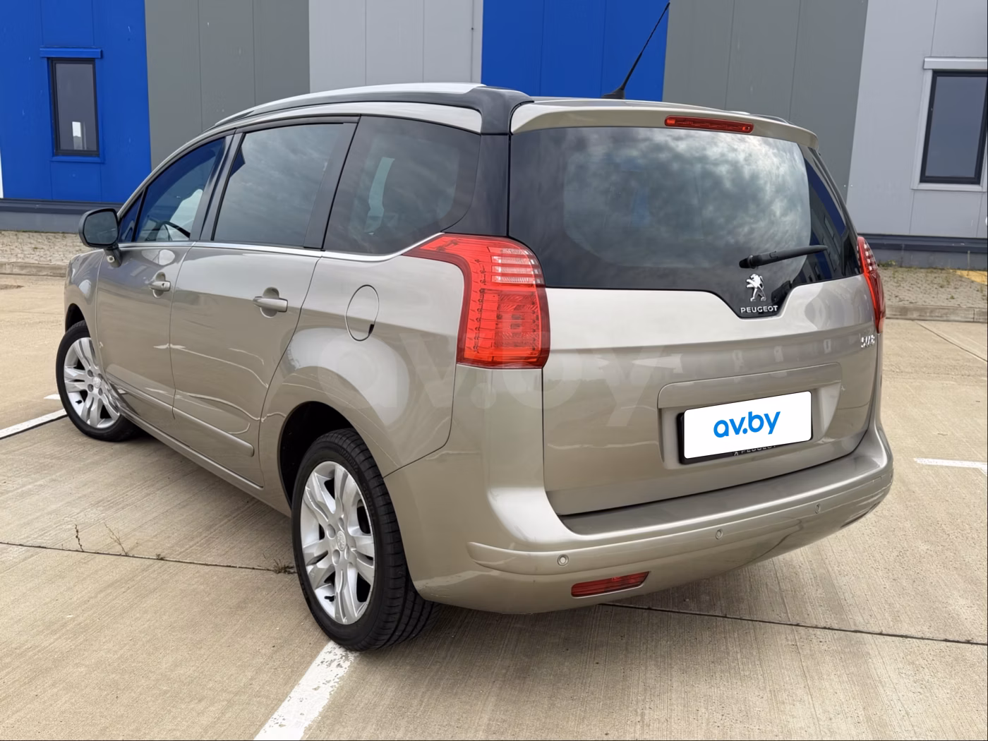 Peugeot 5008 фото 6