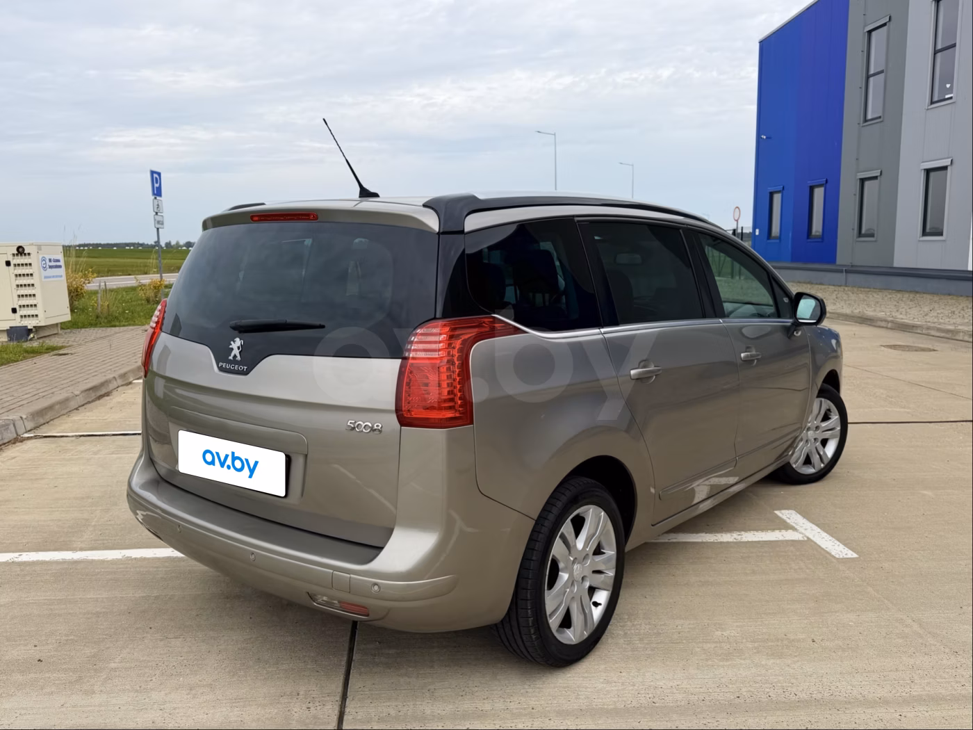 Peugeot 5008 фото 7