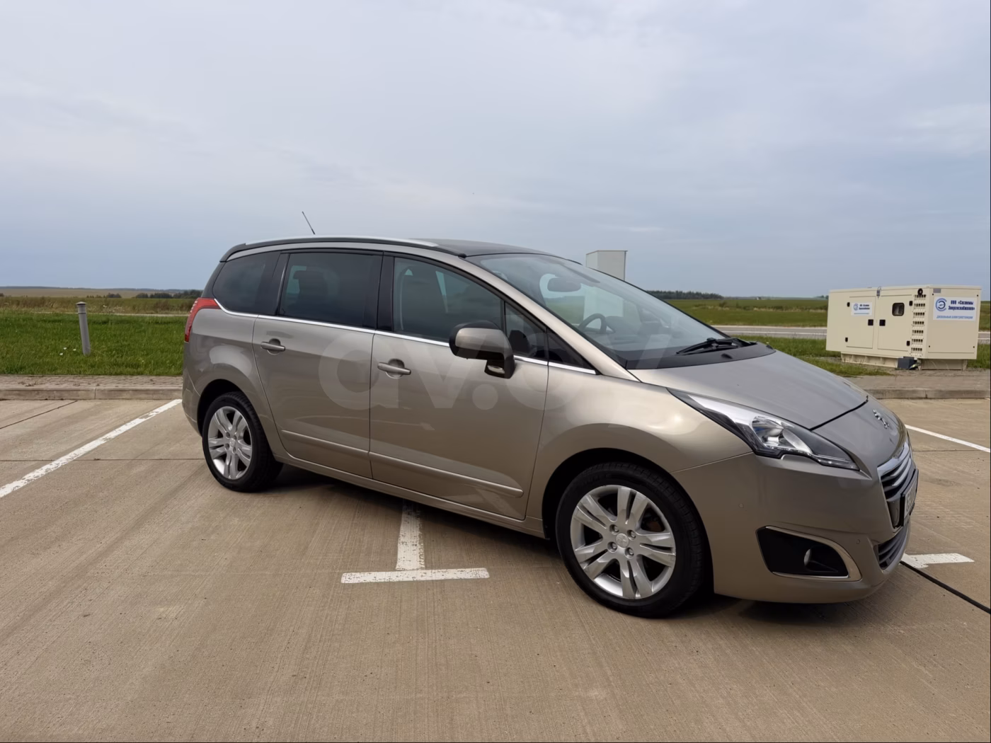 Peugeot 5008 фото 9