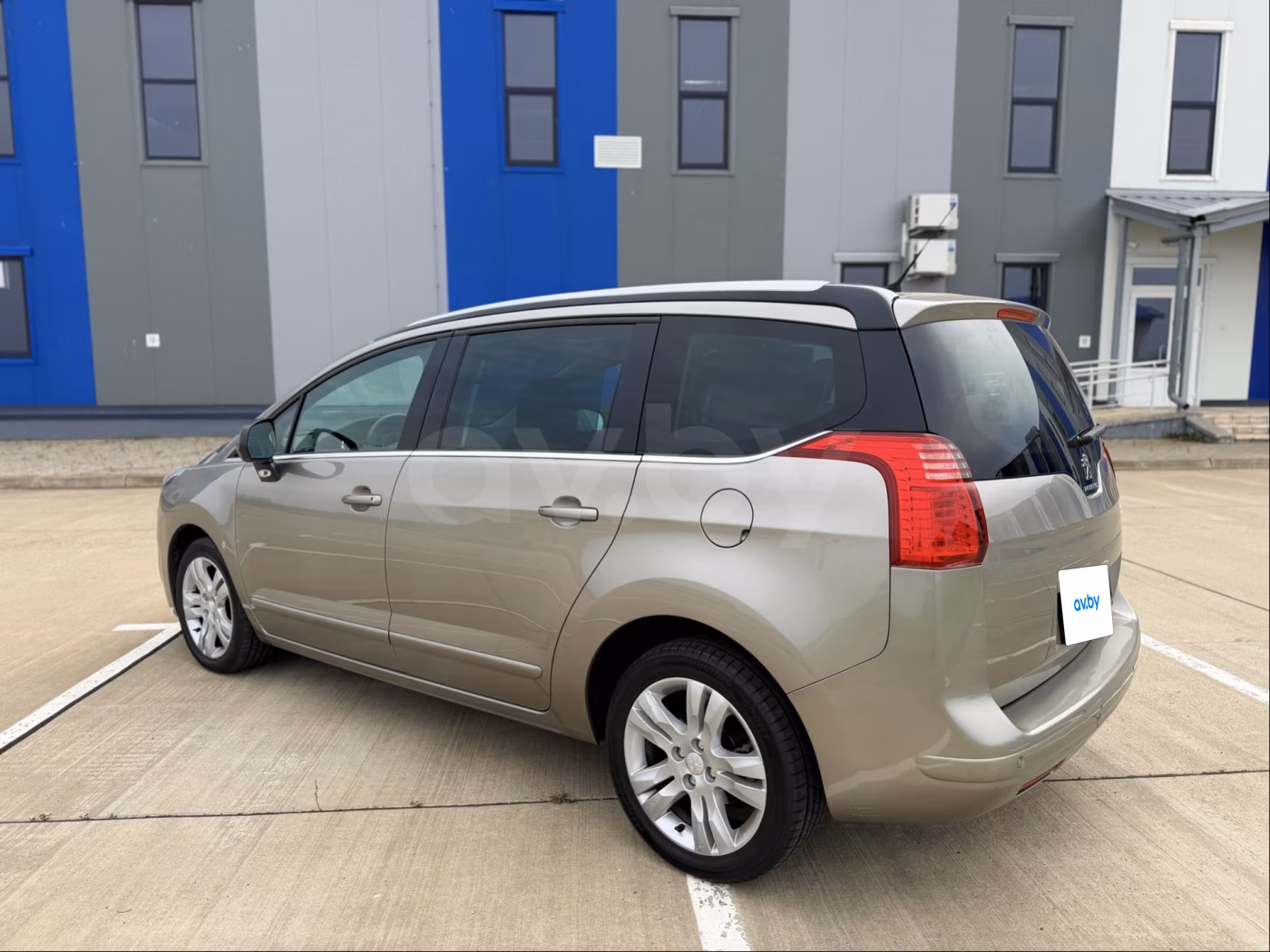 Peugeot 5008 фото 11