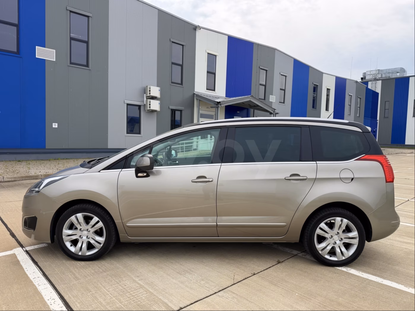Peugeot 5008 фото 12