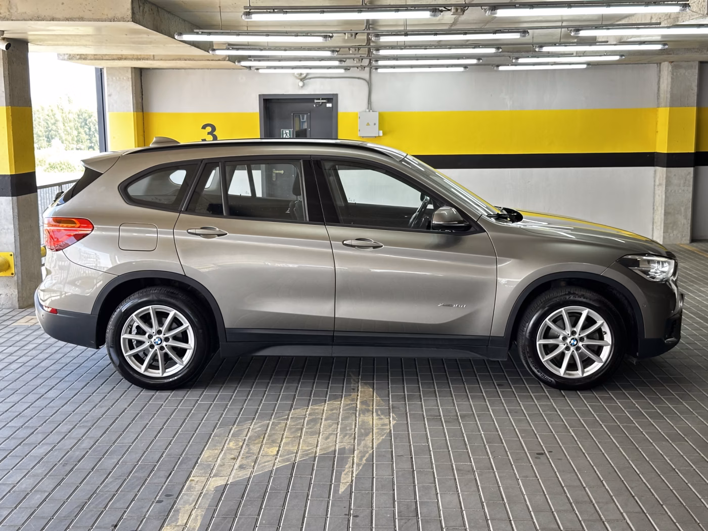 BMW X1 фото 8