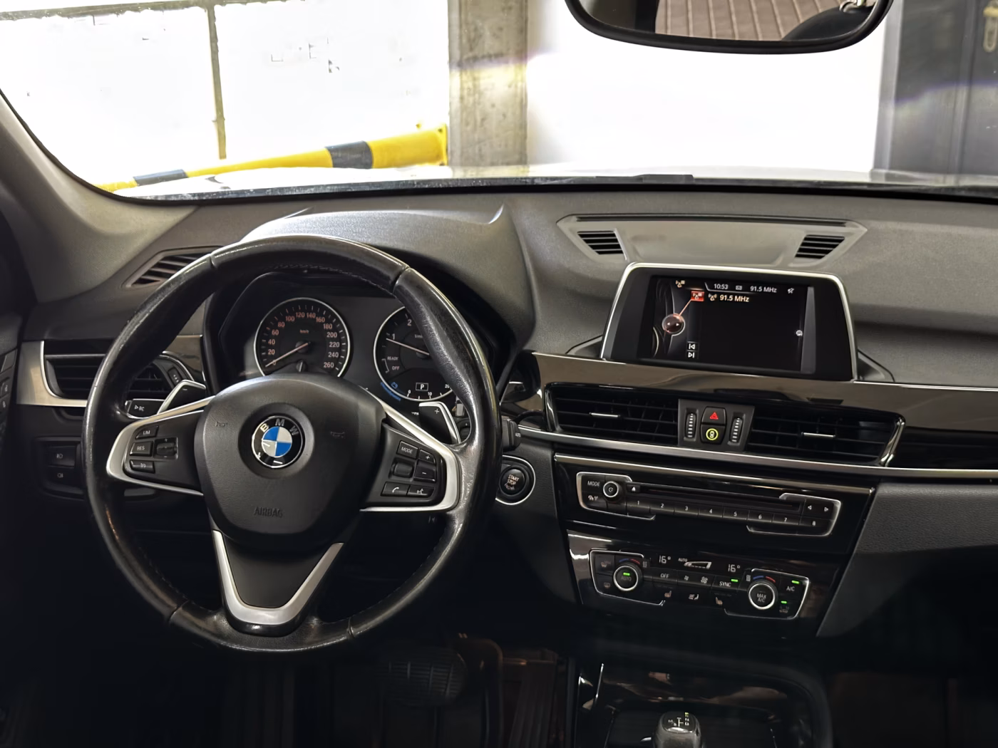 BMW X1 фото 10