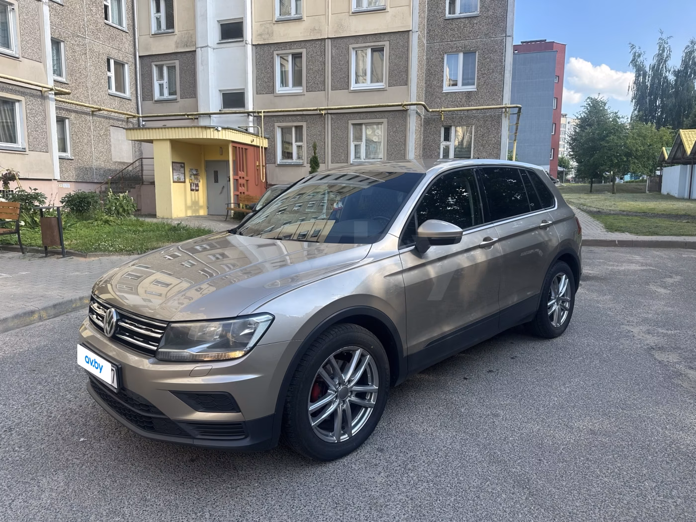 Volkswagen Tiguan фото 2