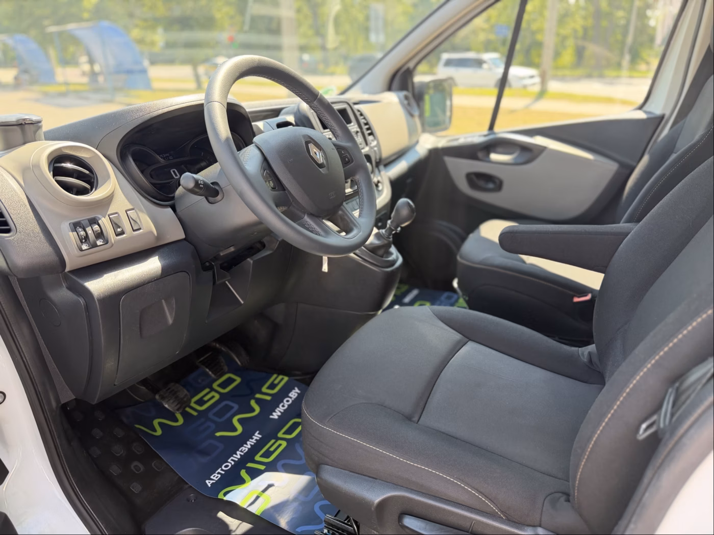 Renault Trafic фото 11