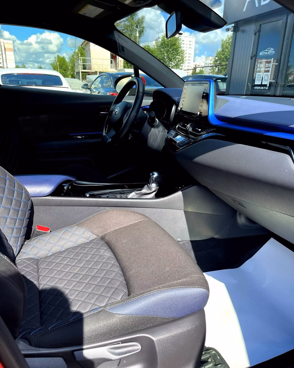 Toyota C-HR фото 11