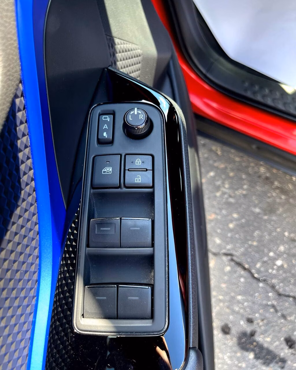 Toyota C-HR фото 15