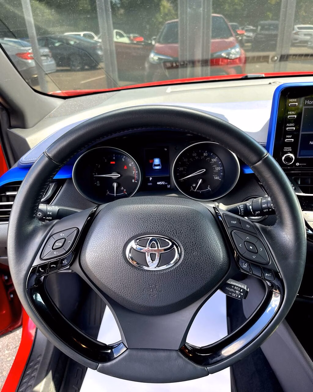 Toyota C-HR фото 16