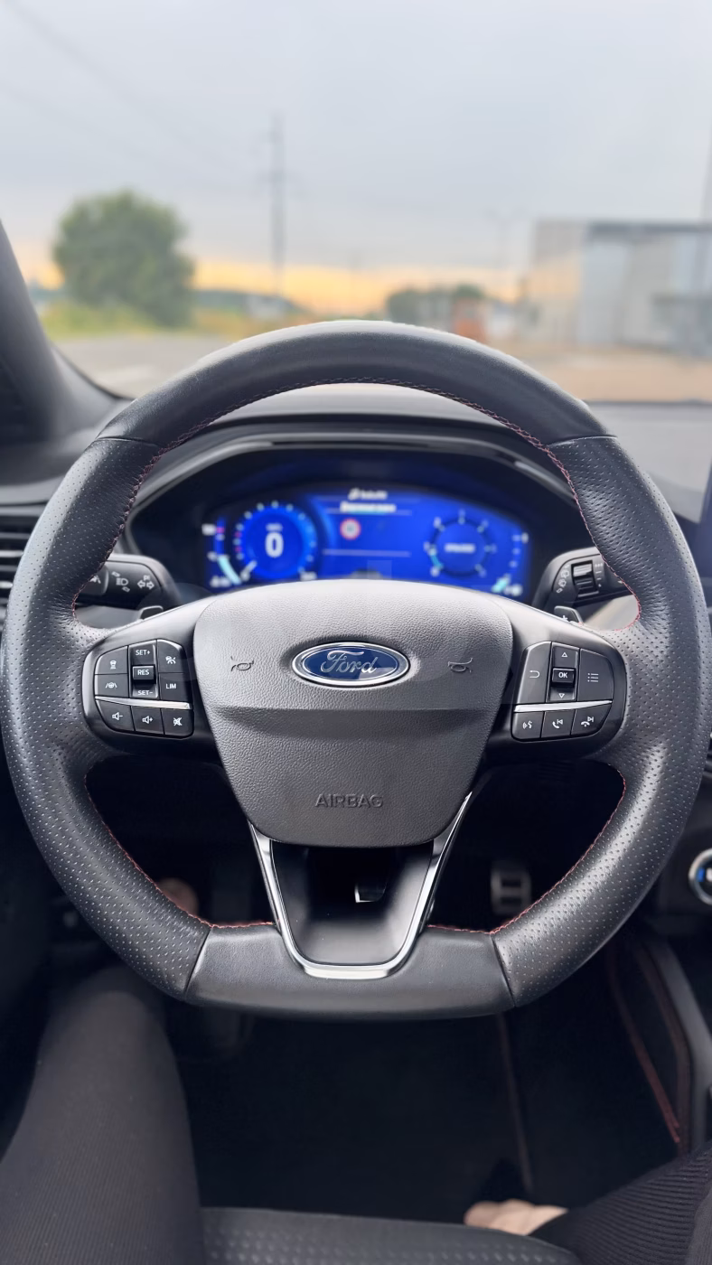 Ford Focus фото 10