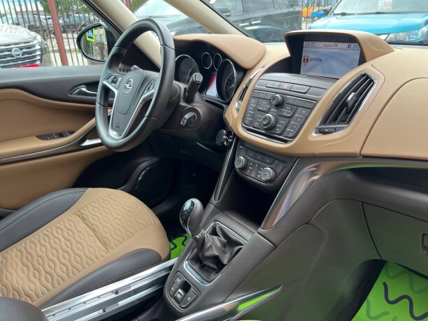 Opel Zafira фото 9