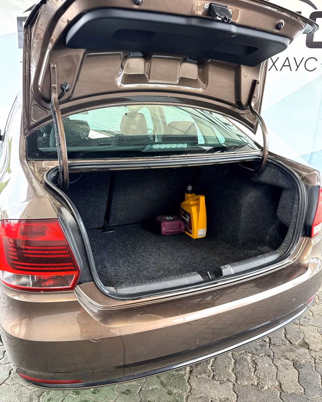 Volkswagen Polo Sedan фото 14