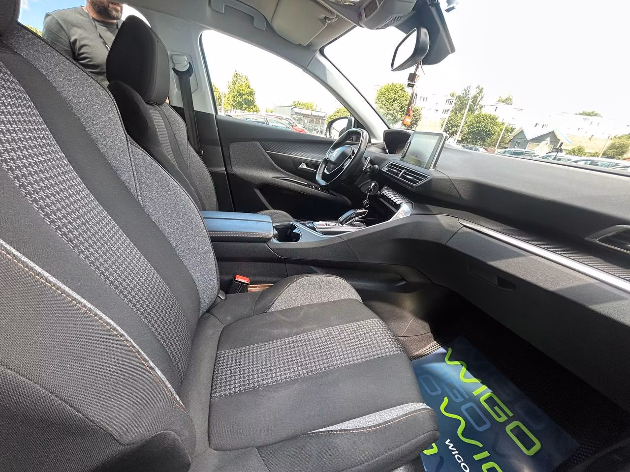 Peugeot 5008 фото 9
