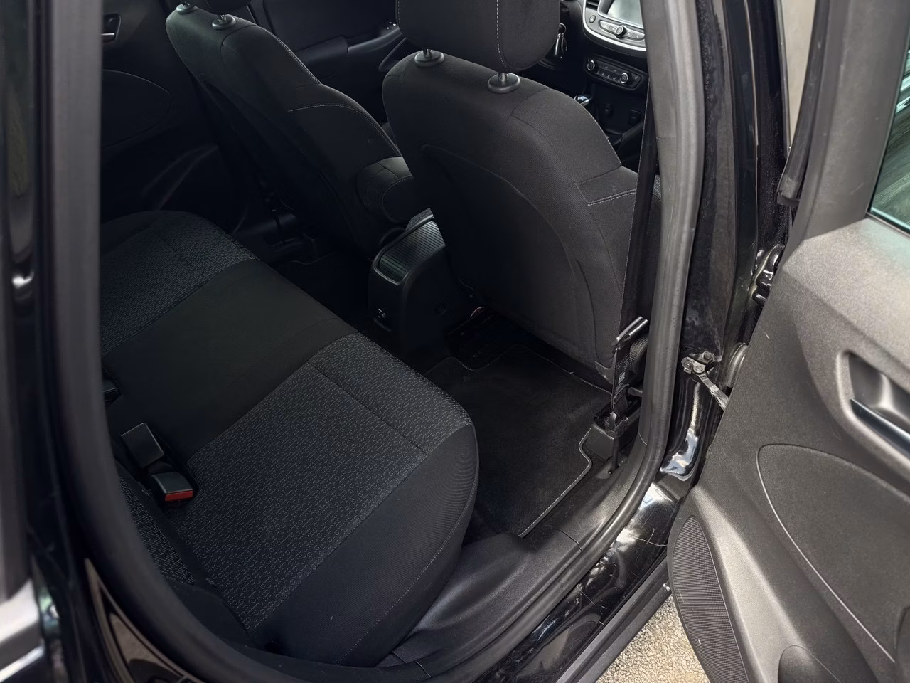 Opel Crossland X фото 11