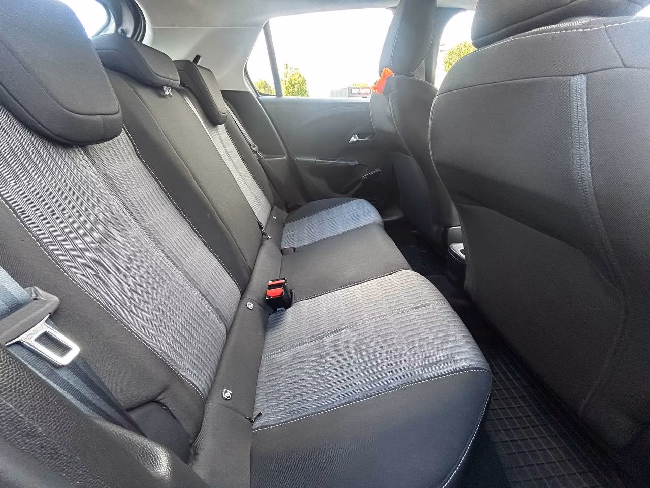 Opel Corsa фото 9