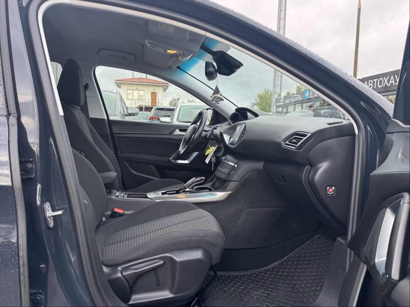 Peugeot 308 фото 18