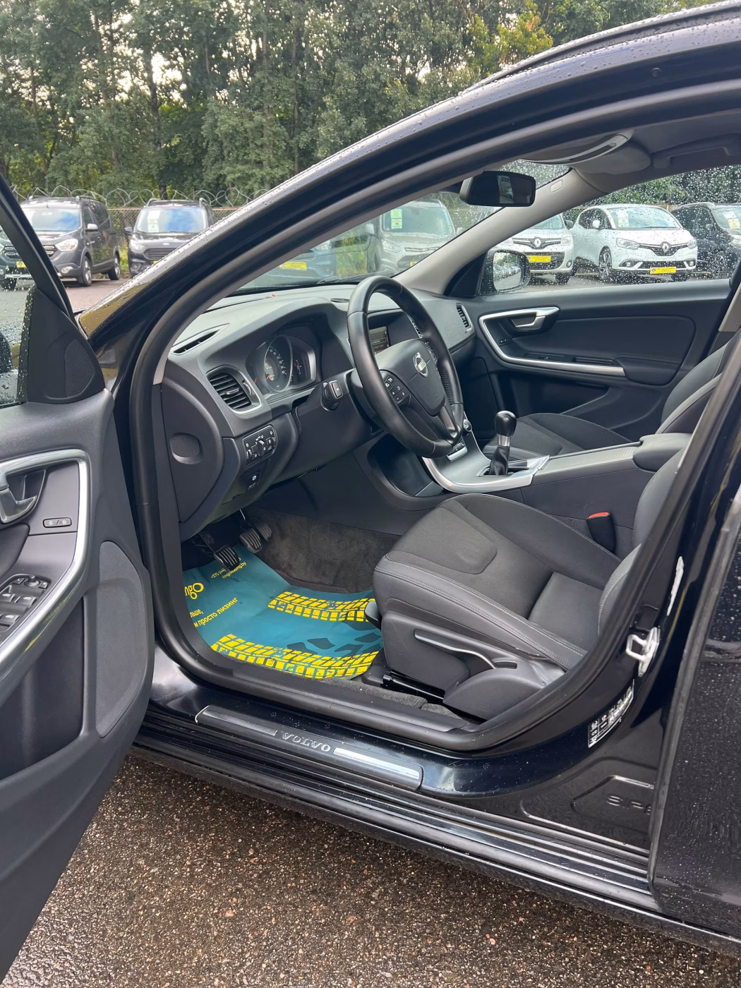Volvo V60 фото 11