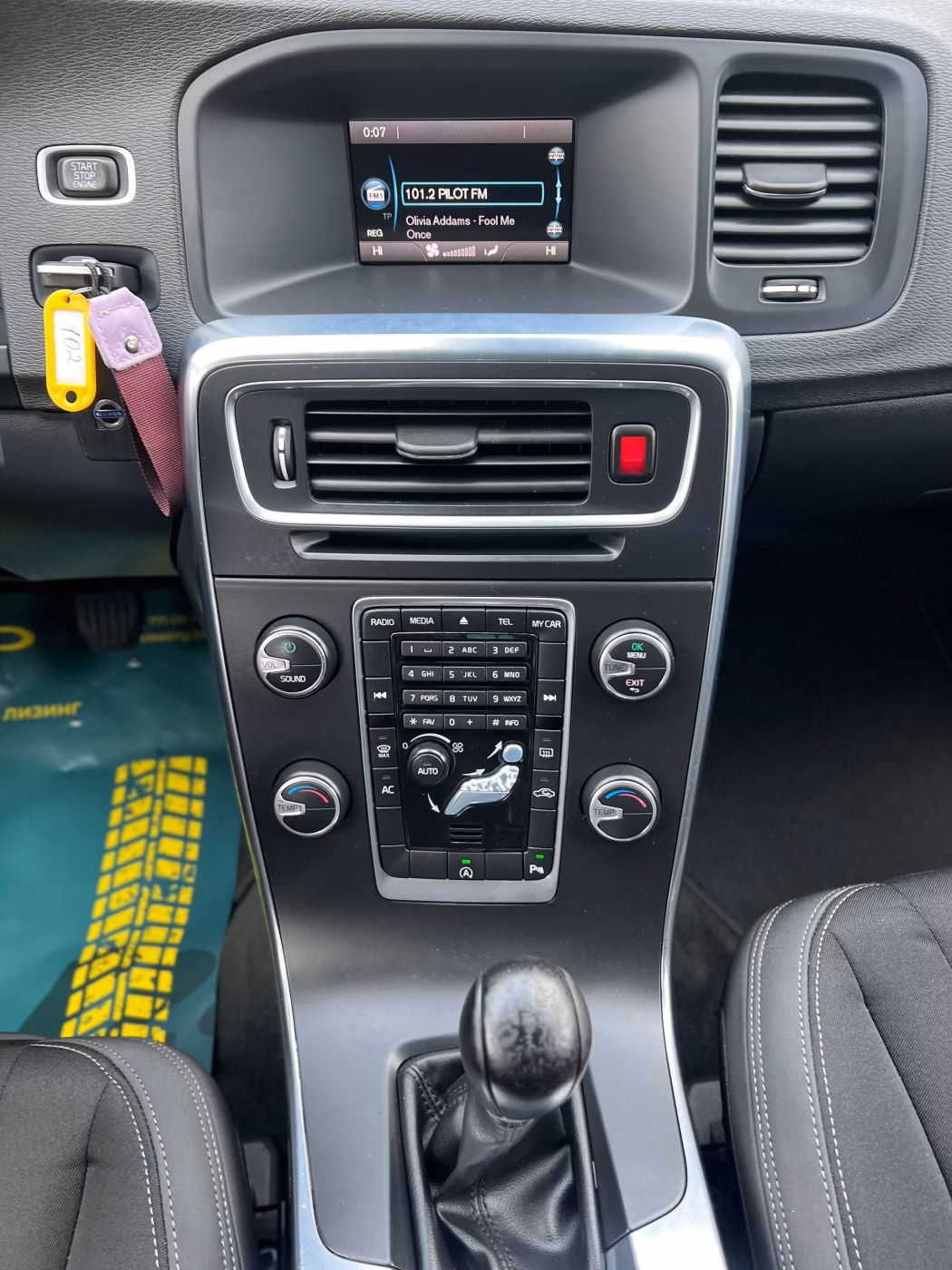 Volvo V60 фото 15