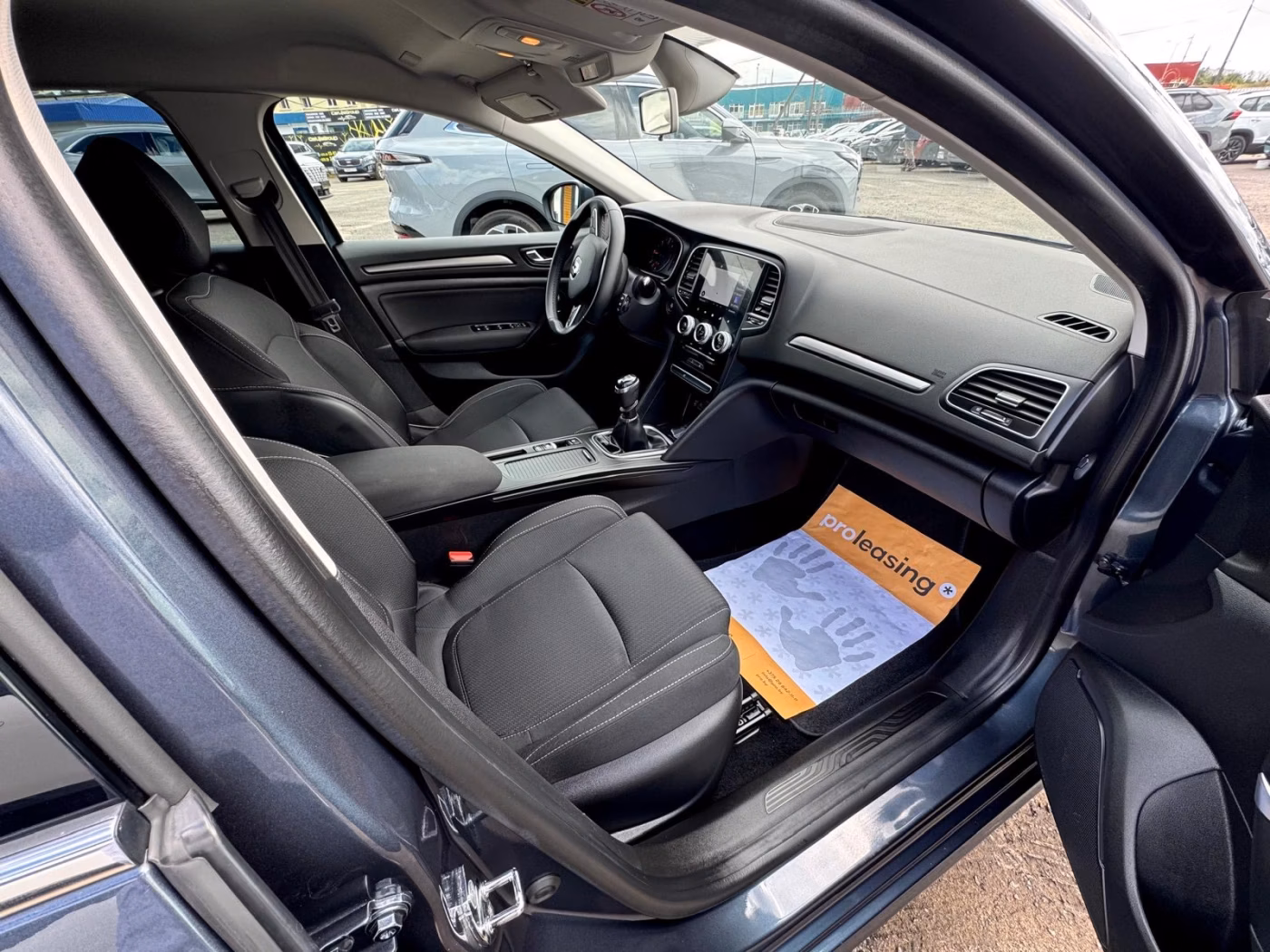 Renault Megane фото 9