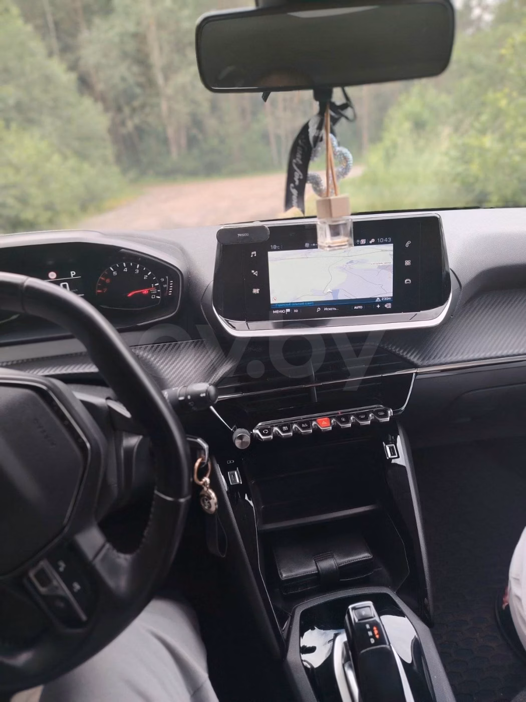 Peugeot 208 фото 3
