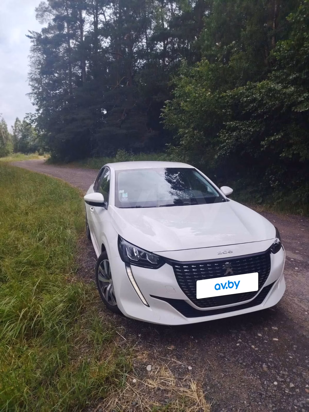 Peugeot 208 фото 6