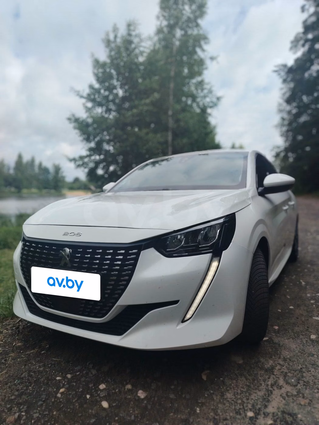 Peugeot 208 фото 7