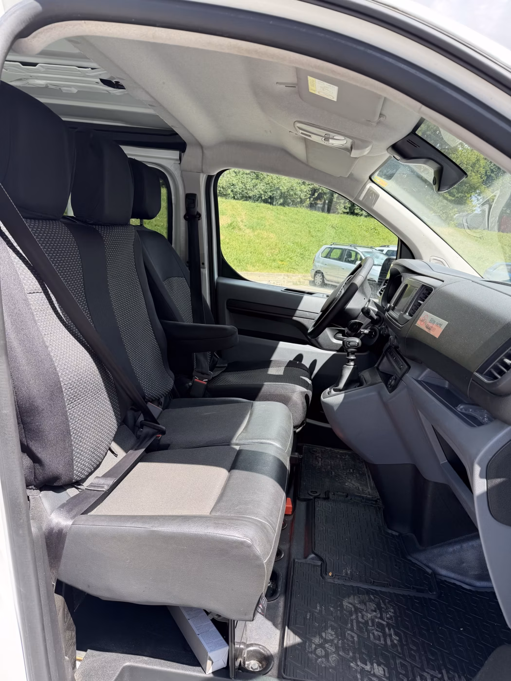 Opel Vivaro фото 9
