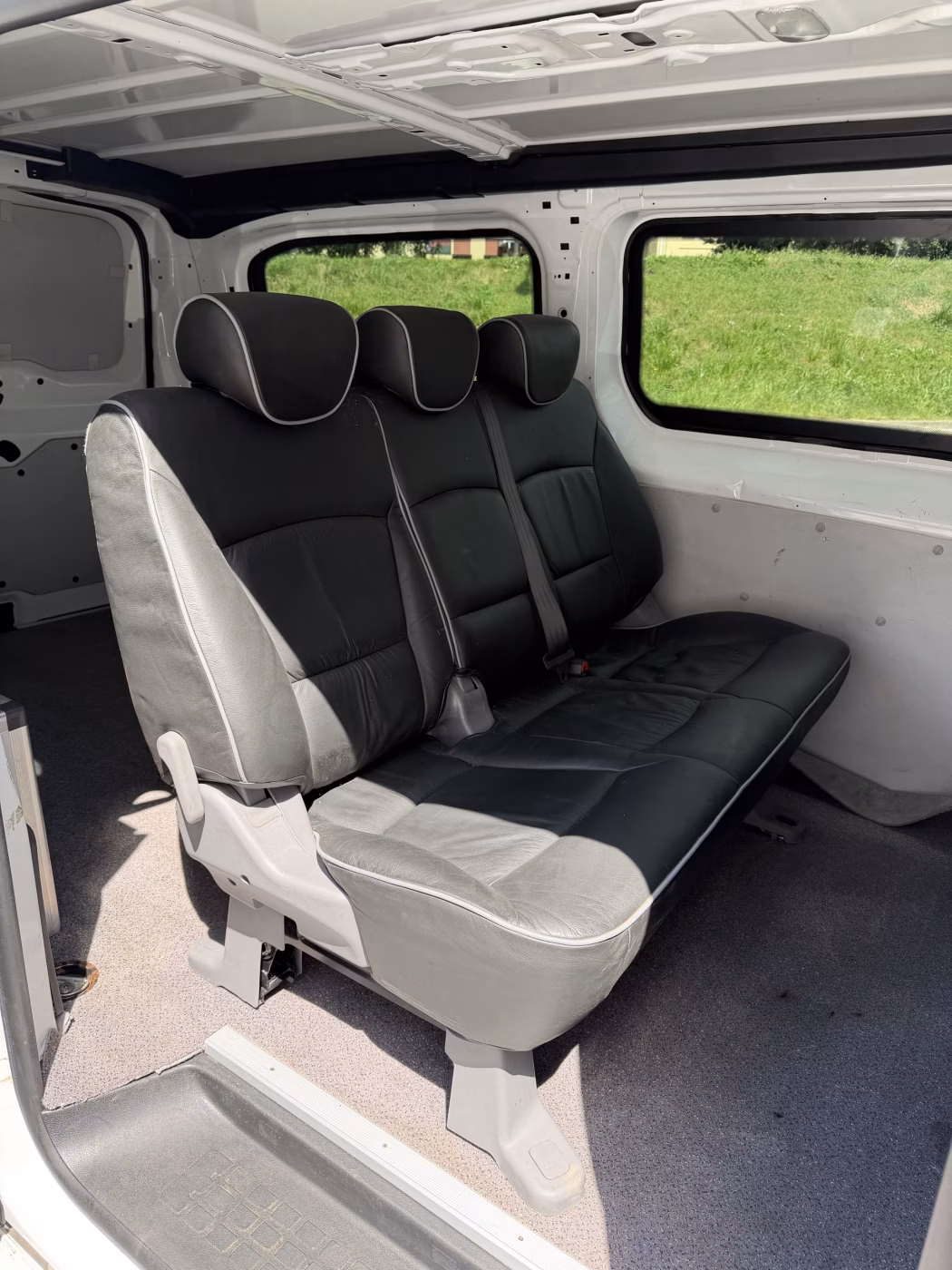 Opel Vivaro фото 10