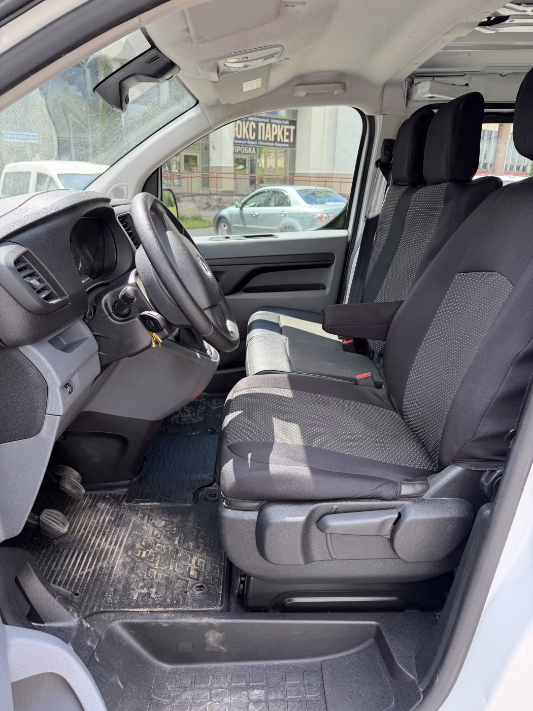 Opel Vivaro фото 13