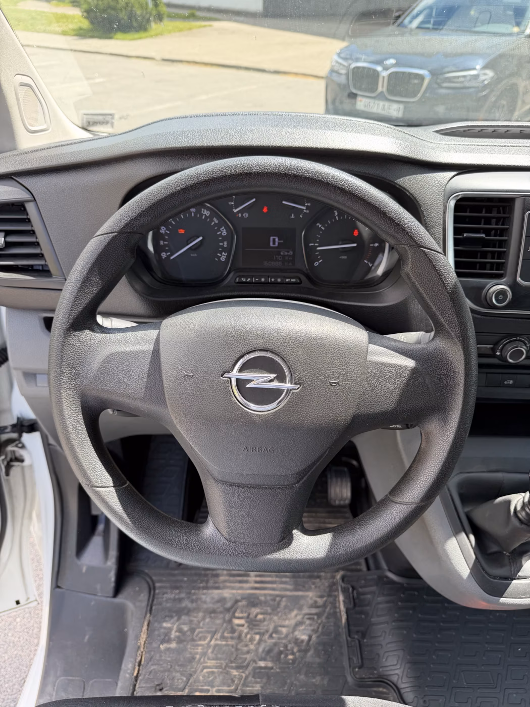 Opel Vivaro фото 19
