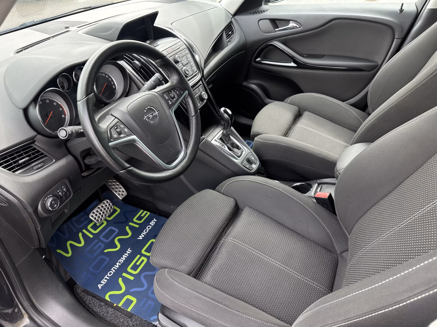 Opel Zafira фото 8