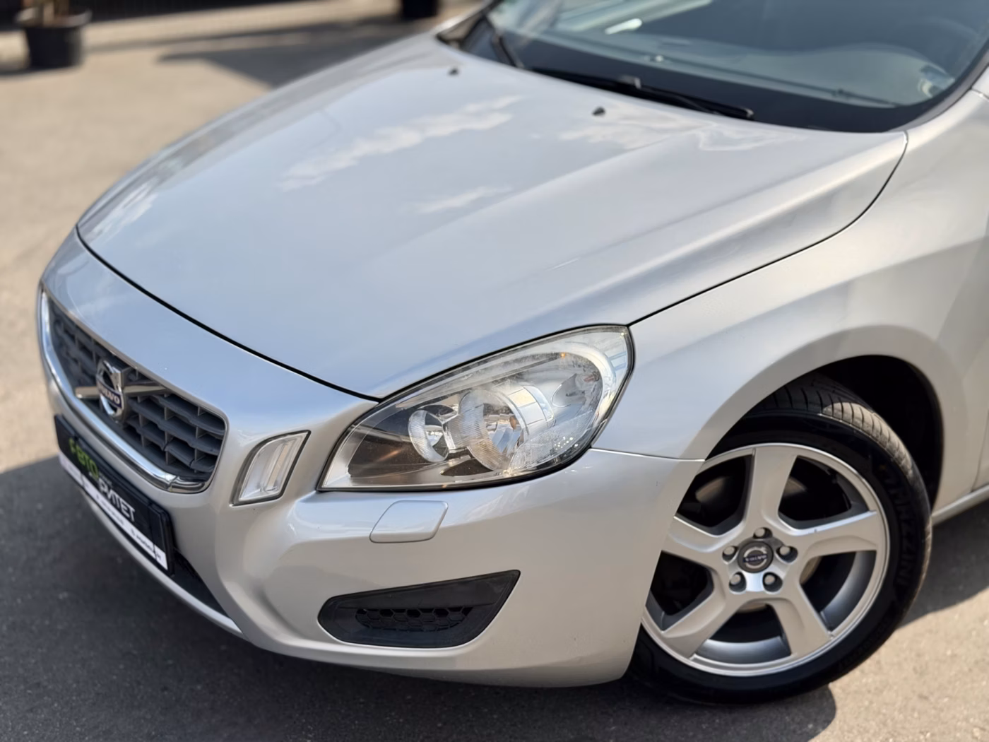 Volvo V60 фото 3
