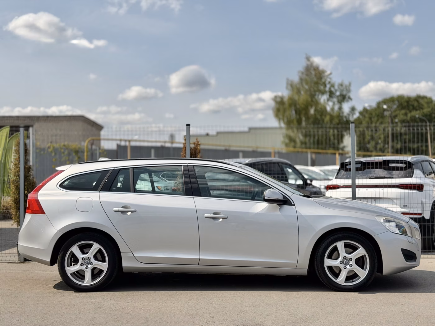 Volvo V60 фото 6
