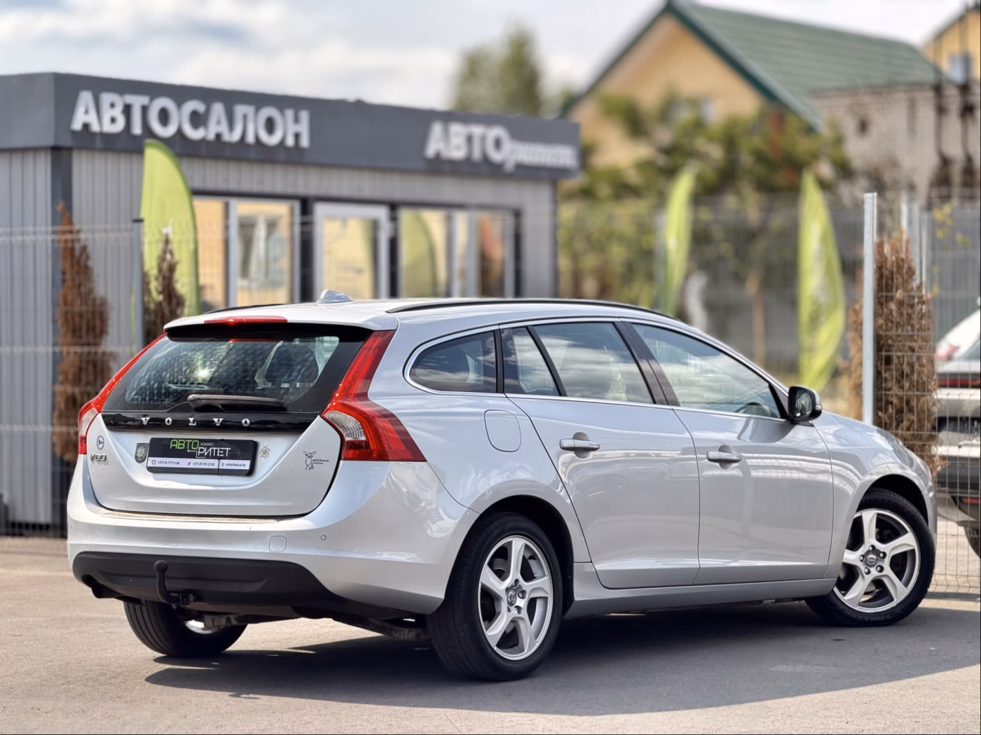 Volvo V60 фото 7