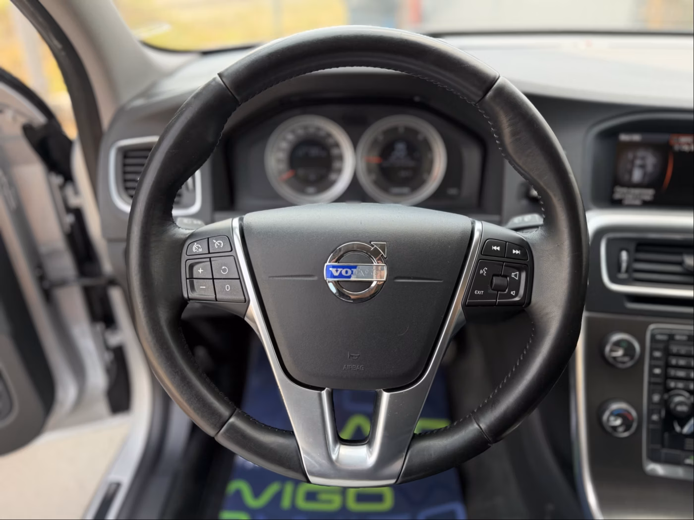 Volvo V60 фото 17